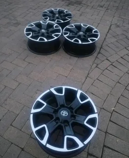 18Inch TOYOTA LEGEND 50 Magrims 6Holes a Set of Four On Sale.