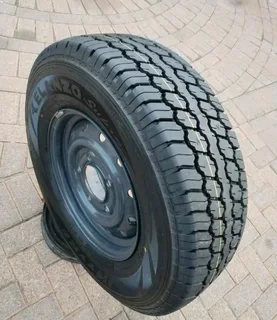 One 16inch Mahindra Standard Steel Rim & Elanzo Supra Tyre 245/75r16 On Sale.