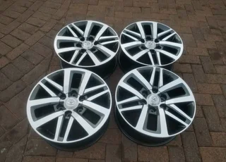 18inch Toyota Hillux  Magrims 6holes A Set Of Four On Sale.