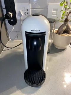 Nespresso Vurtuo Plus - White (UK Import) | Immaculate Condition