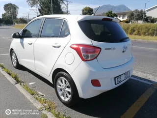 2017 Hyundai i10 Grand R115,000 mint condition