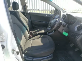 2017 Hyundai i10 Grand R115,000 mint condition