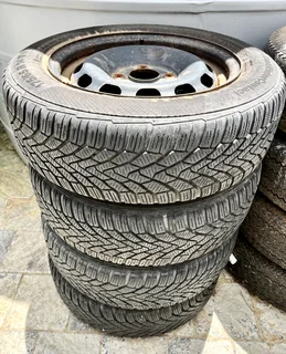 Tyres with steel rims for Ford x 4