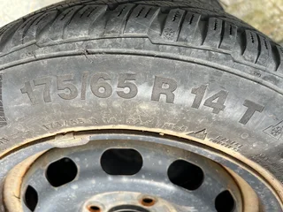 Tyres with steel rims for Ford x 4