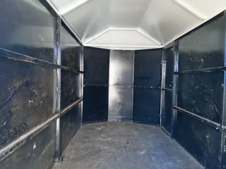 Trailers closed cargo trailers for hire