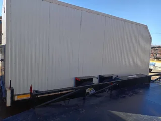 Trailers closed cargo trailers for hire