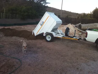 Sand , stone and building materials delivery service