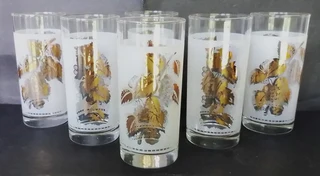 Vintage 1970&#39;s Gold Leaf Grape Design Spritzer / Pitcher Jug and 6 Glasses