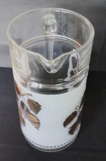 Vintage 1970&#39;s Gold Leaf Grape Design Spritzer / Pitcher Jug and 6 Glasses