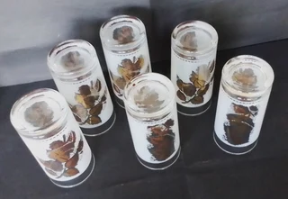 Vintage 1970&#39;s Gold Leaf Grape Design Spritzer / Pitcher Jug and 6 Glasses