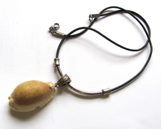 Cowrie Natural Shell Pendant Necklace
