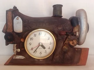 Vintage - Sewing Machine Shaped Quartz Clock