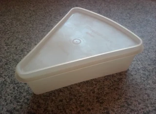 Vintage - 2 x Tupperware Pie Slice Lunch Box Containers