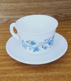Vintage 1970&#39;s Blue Onion / Old Town Blue Pattern Design - ACROPAL France - 3 x Cups and Saucers