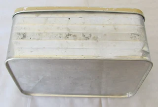 Vintage - 1940&#39;s WW2  Home Front Tin Sandwich Box- Civilian Child&#39;s Tin Sandwich Box