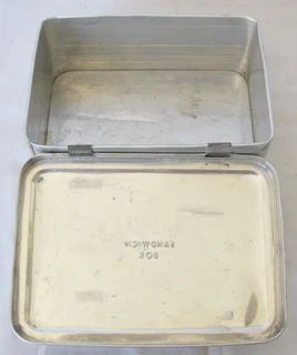 Vintage - 1940&#39;s WW2  Home Front Tin Sandwich Box- Civilian Child&#39;s Tin Sandwich Box