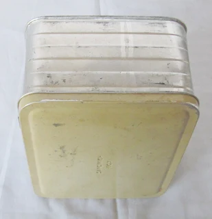 Vintage - 1940&#39;s WW2 Home Front Civilian Child&#39;s Tin Sandwich Box