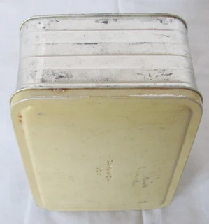 Vintage - 1940&#39;s WW2 Home Front Civilian Child&#39;s Tin Sandwich Box