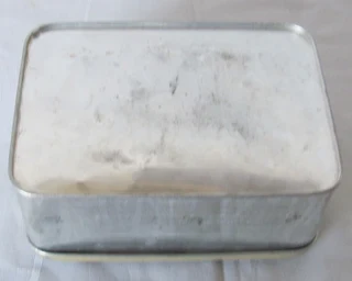 Vintage - 1940&#39;s WW2 Home Front Civilian Child&#39;s Tin Sandwich Box