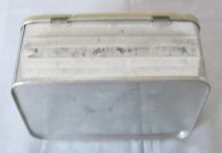 Vintage - 1940&#39;s WW2 Home Front Civilian Child&#39;s Tin Sandwich Box