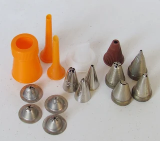 Vintage - Mixed Cake Icing Nozzles