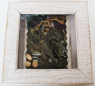 Vintage - Handmade Wood Frame with 3D Bronze Coated Lion Picture