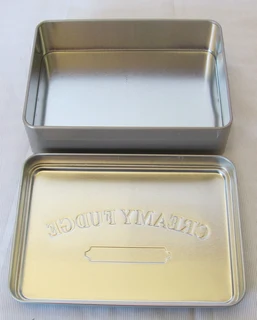 Collectable Tin - WOOLWORTHS - Creamy Fudge - 2009