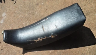 TDR185 YAMAHA ORIGINAL MOTORCYCLE SEAT - Ref no 0004