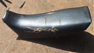 TDR185 YAMAHA ORIGINAL MOTORCYCLE SEAT - Ref no 0004