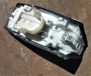 TDR185 YAMAHA ORIGINAL MOTORCYCLE SEAT - Ref no 0004