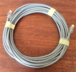 8 Port CNET Fast Ethernet Switch MODEL CSH 800 with 8 Cables - Ref no  0005