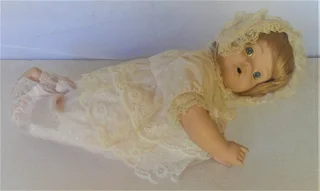 Vintage - The Promenade Collection - Eugenie A K089 Porcelain Doll