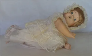 Vintage - The Promenade Collection - Eugenie A K089 Porcelain Doll
