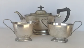 Vintage - Circa 1900 - Art Deco Style Tea Set - Yeoman Plate
