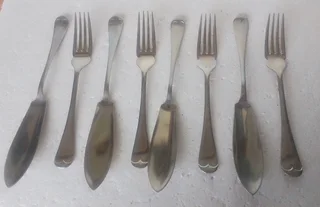 Vintage - 4 x Fish Knives and Forks by SIPELIA-RUSTLESS NICKLE SILVER - Sheffield England