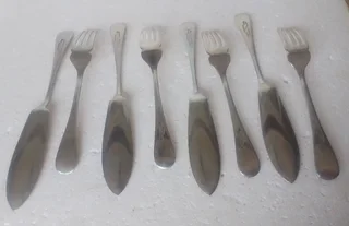 Vintage - 4 x Fish Knives and Forks by SIPELIA-RUSTLESS NICKLE SILVER - Sheffield England