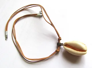 Natural Cowrie Shell Pendant  Necklace