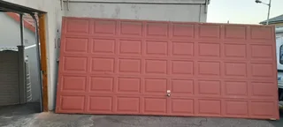 Double Fibreglass Tip-Up Garage Door – Excellent Condition (2110 x 4840mm)   R7500 ( neg.)