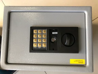 Electronic safe