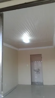 Spacious room to rent in dobsonville ext 3, near Pick and pay and BP garage, packing available.