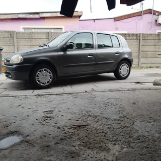 2000 Renault Clio Hatchback