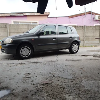 2000 Renault Clio Hatchback