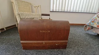 Antique singer sewing machine for R4000.00 neg.