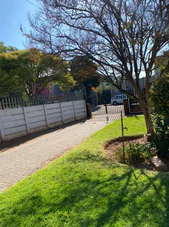 Big Room for rent in Malvern East close to bedfordview center and Eastgate