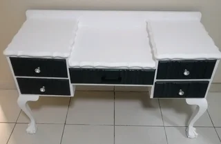 Bedroom Dresser unit