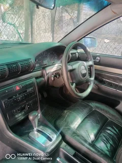 Audio A4 1.8 (R20 000)