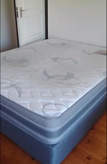 Rest assured weightmaster, Queen size bed R6 000