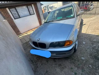 2000 BMW 318i