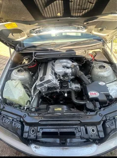 2000 BMW 318i