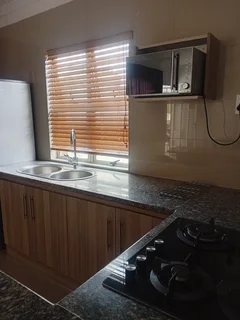 Professional 2 bed apartment avail in North Suburbs of Westville